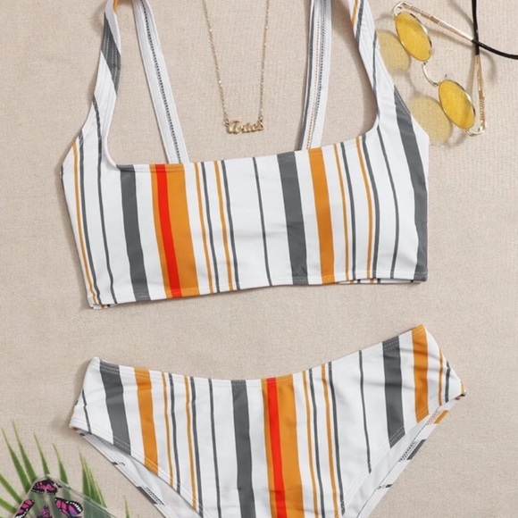 Two piece swimsuit - Picture 1 of 4